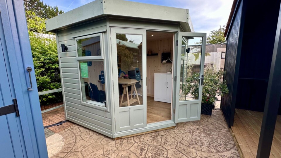 Studio Corner Flat Ex-Display available at Abingdon (Oxfordshire)