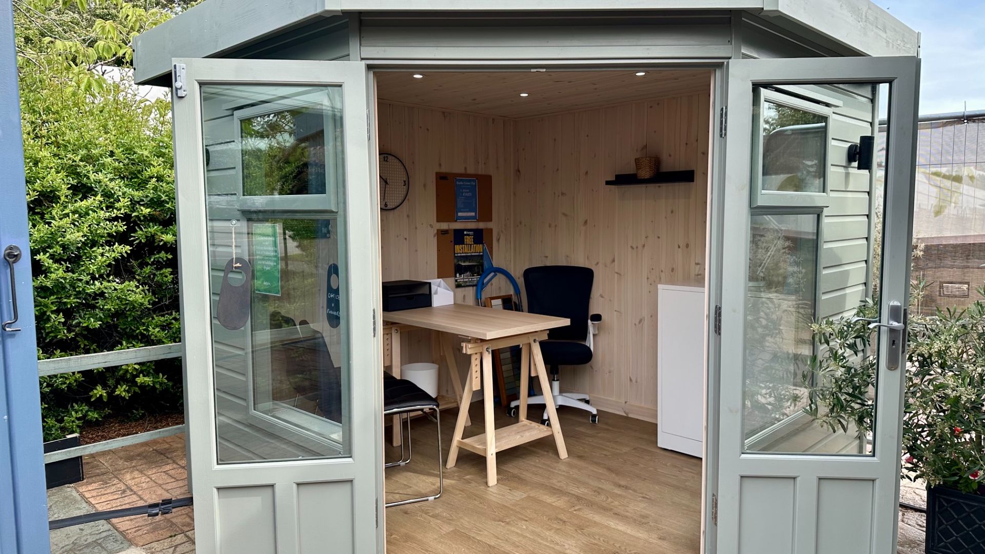 Studio Corner Flat Ex-Display available at Abingdon (Oxfordshire)